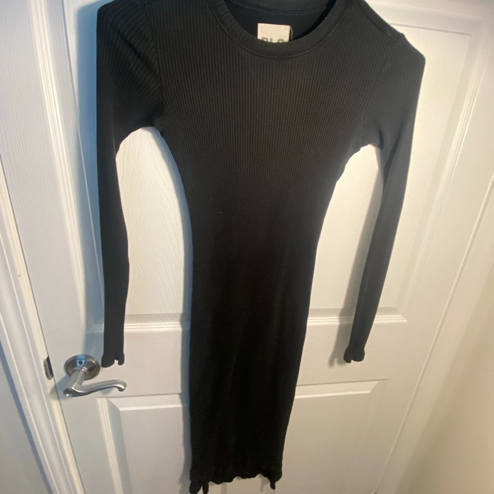 Perfect Long Sleeve Black Knit Dress, size 0,